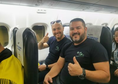 Equipo One Life de viaje para prestar sus servicios